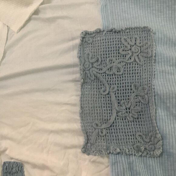 NWT-POL-Oversized Crochet White/Blue Patch Collar Top with Buttons-Size Small - Picture 4 of 8